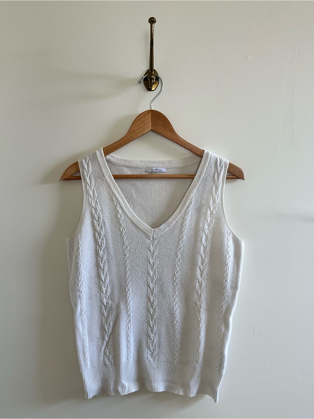 Light weight cable knit cream white sweater tank- M